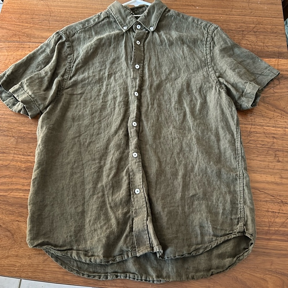Men’s Linen Button Down